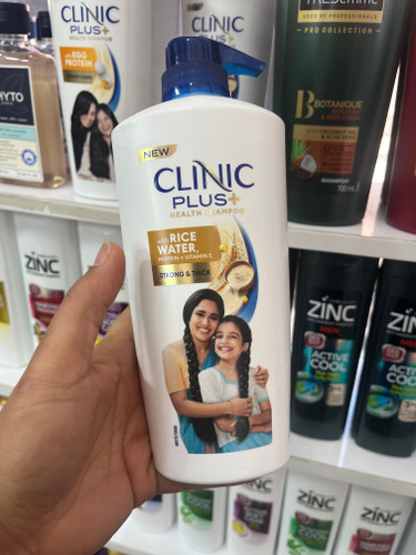شامپو تقویتکننده کلینیک پلاس (Clinic Plus) مدل Strong & Thick حاوی آب برنج و ویتامین E حجم ۶۵۰ میلیلیتر