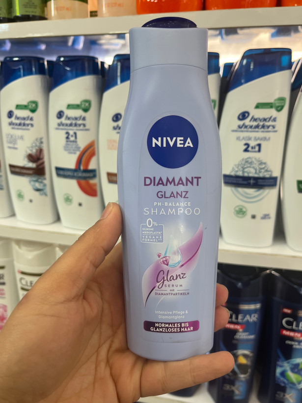 شامپو درخشانکننده الماس نیوآ (NIVEA) مدل Diamant Glanz حجم ۲۵۰ میلیلیتر (اصل آلمان)