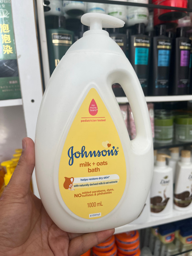 شامپو بدن بچه جانسون (Johnson's) مدل Milk + Oats (شیر و جو دوسر) حجم ۱۰۰۰ میلیلیتر