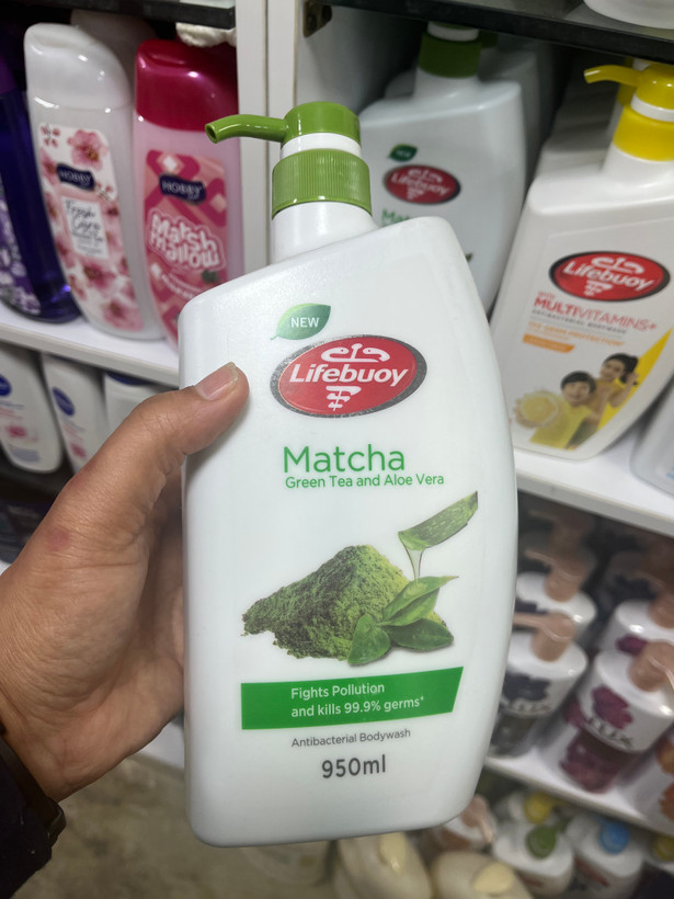 شامپو بدن آنتیباکتریال لایفبوی (Lifebuoy) مدل Matcha – سمزدایی پوست و ضد آلودگی – حجم ۹۵۰ میلیلیتر