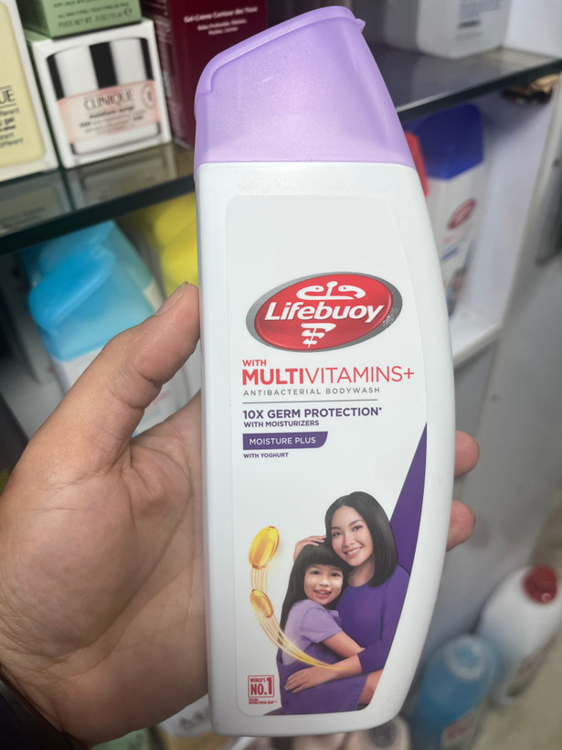 شامپو بدن آنتیباکتریال لایفبوی (Lifebuoy) مدل Moisture Plus – حاوی عصاره ماست – حجم ۳۰۰ میلیلیتر