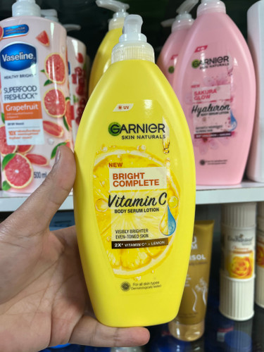 لوسیون سرم بدن گارنیه (Garnier) مدل Bright Complete حاوی ویتامین C و لیمو – حجم ۴۰۰ میلیلیتر