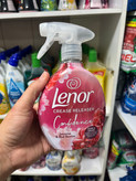 اسپری اتوی فوری و رفع چروک لنور (Lenor) مدل Crease Releaser با رایحه Jasmine & Red Berries حجم ۵۰۰ میلیلیتر