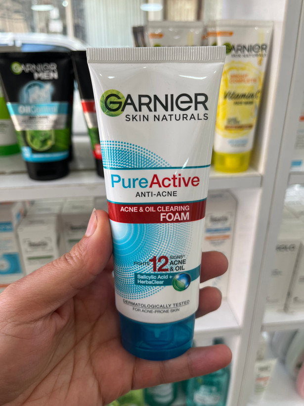 فوم شستشوی صورت گارنیه (Garnier) مدل Pure Active - ضد جوش و کنترل چربی - حجم ۱۰۰ میلیلیتر