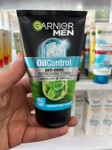 فوم شستشوی صورت آقایان گارنیه (Garnier Men) مدل Oil Control Anti-Shine - حاوی خاک رس معدنی و منتول (۱۰۰ میلیلیتر)