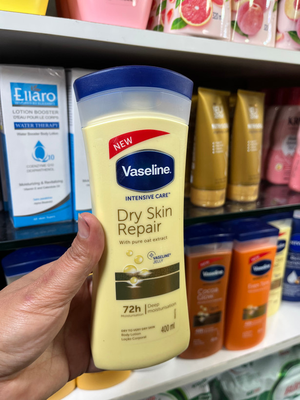 لوسیون بدن وازلین (Vaseline) مدل درای اسکین ریپیر (Dry Skin Repair) - حاوی عصاره خالص جو دوسر (حجم ۴۰۰ میلیلیتر)