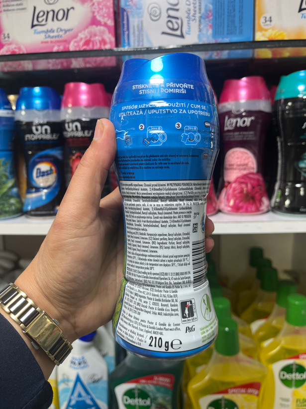 دانههای خوشبوکننده لباس لنور (Lenor) مدل Dewy Blossom - وزن ۲۱۰ گرم
