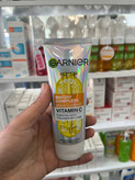ژل شستوشوی صورت گارنیه (Garnier) سری Bright Complete مدل Serum Cleanser با ویتامین C - حجم ۱۰۰ میلیلیتر