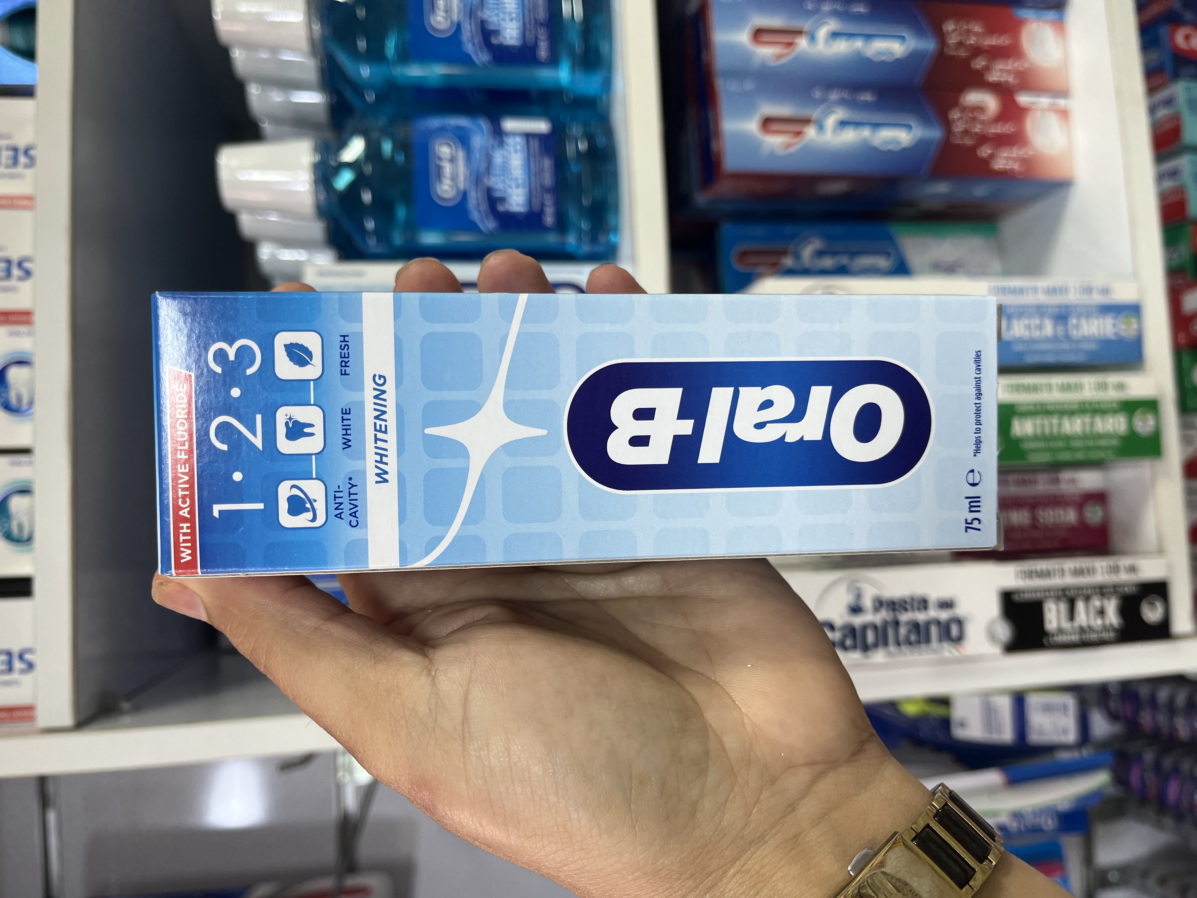 خمیر دندان اورال-بی (Oral-B) مدل 1.2.3 Whitening - حجم ۷۵ میلی‌لیتر