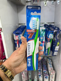 مسواک اورال-بی (Oral-B) مدل اکسپرت 7 فایده - الیاف میانسفت، پاککننده پلاک و محافظ مینای دندان