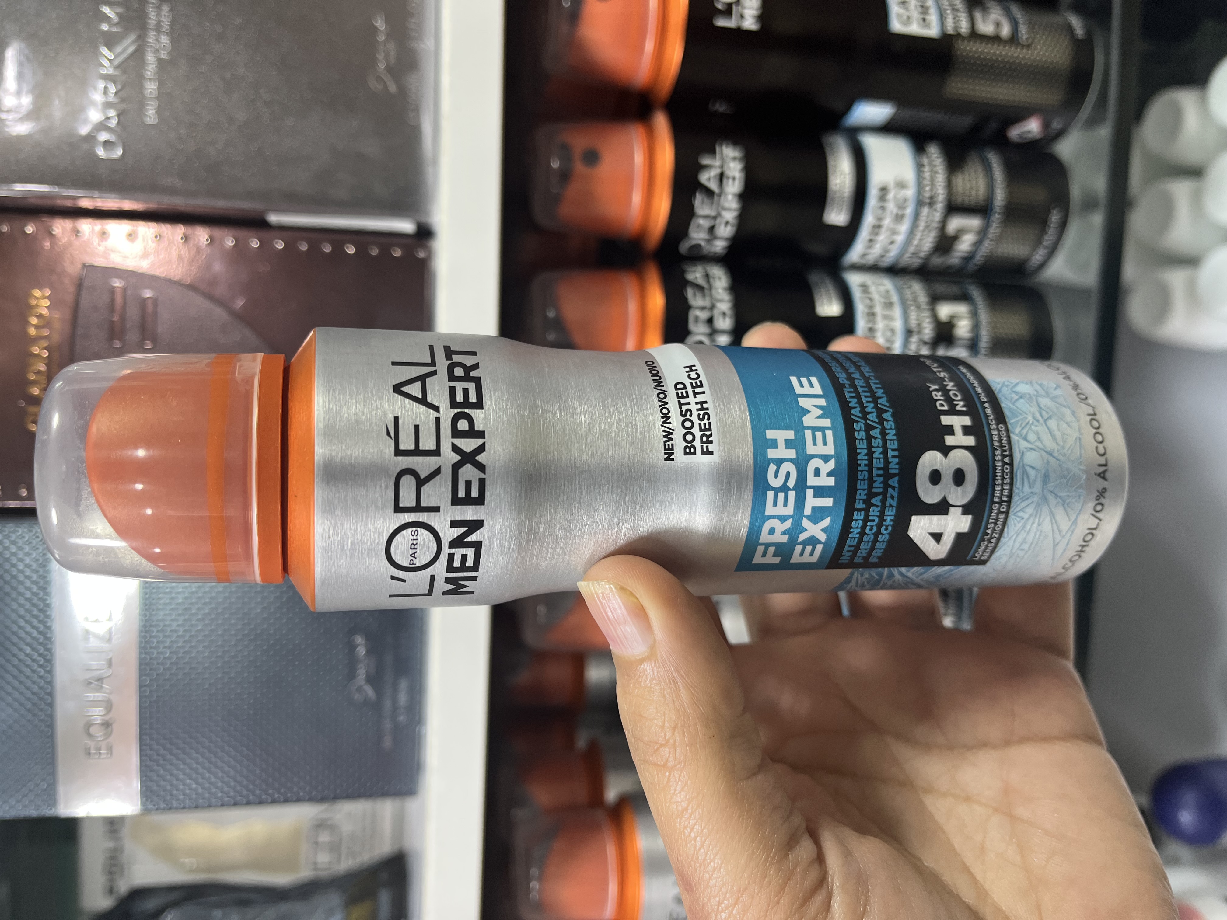 اسپری خوشبوکننده و ضد تعریق مردانه لورآل (L'Oréal Men Expert) مدل بوستد اکستریم - طراوت شدید، بدون الکل، ۴۸ ساعته۱۵۰ میل و ۲۵۰ میل