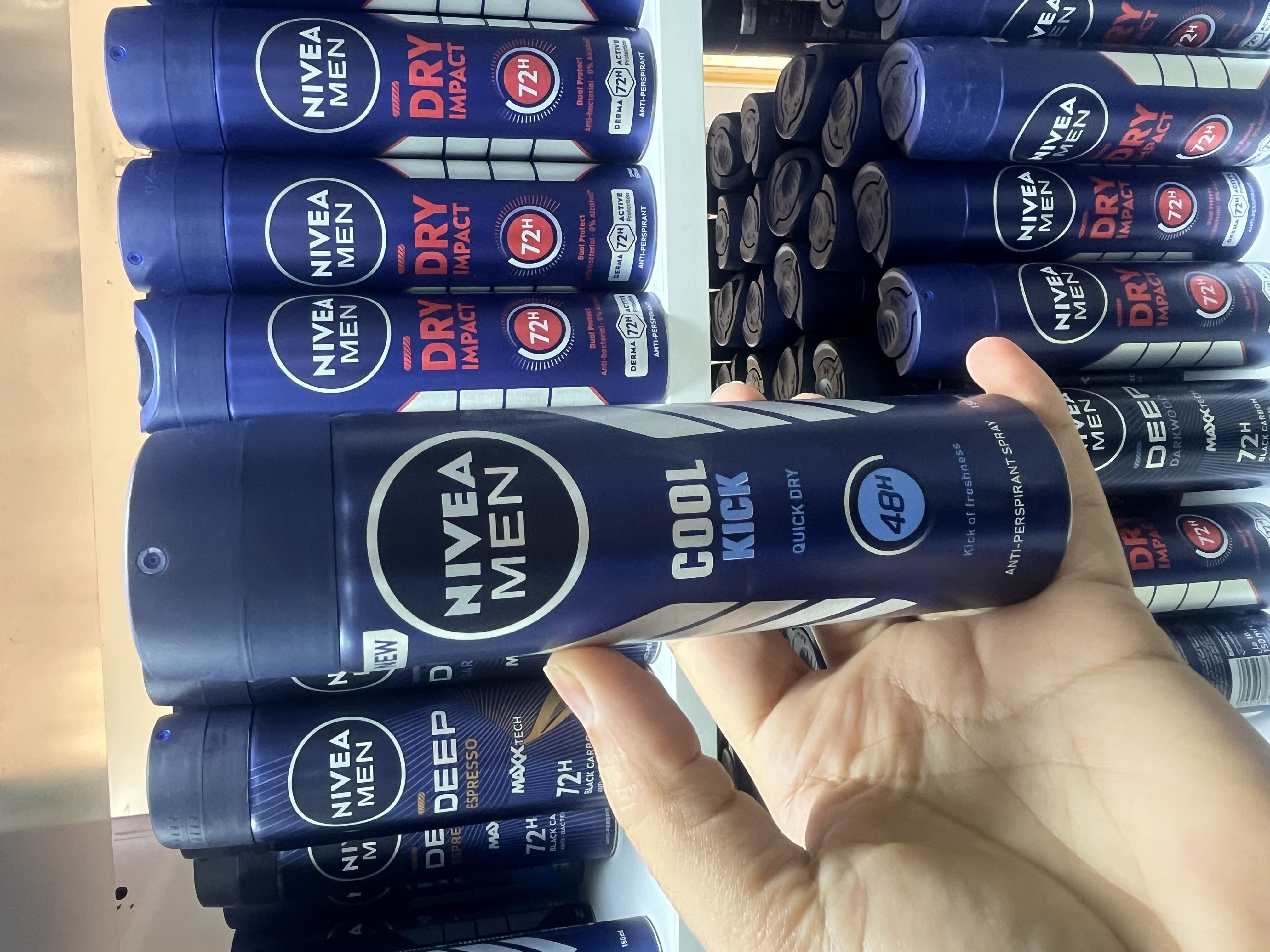 اسپری ضد تعریق مردانه نیوآNivea  مدل کول کیک (Cool Kick) - خشکی سریع، ۴۸ ساعته