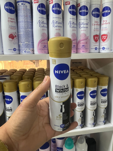 اسپری ضد تعریق نیوآ (Nivea) مدل Black & White سری Silky Smooth - محافظت ۷۲ ساعته و ضد لک