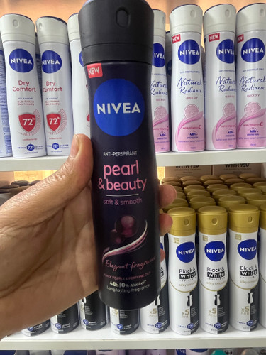 اسپری ضد تعریق نیوآ (Nivea) مدل Radiance Pearl & Beauty - رایحه پیرل و عطر، ۴۸ ساعته و فاقد الکل