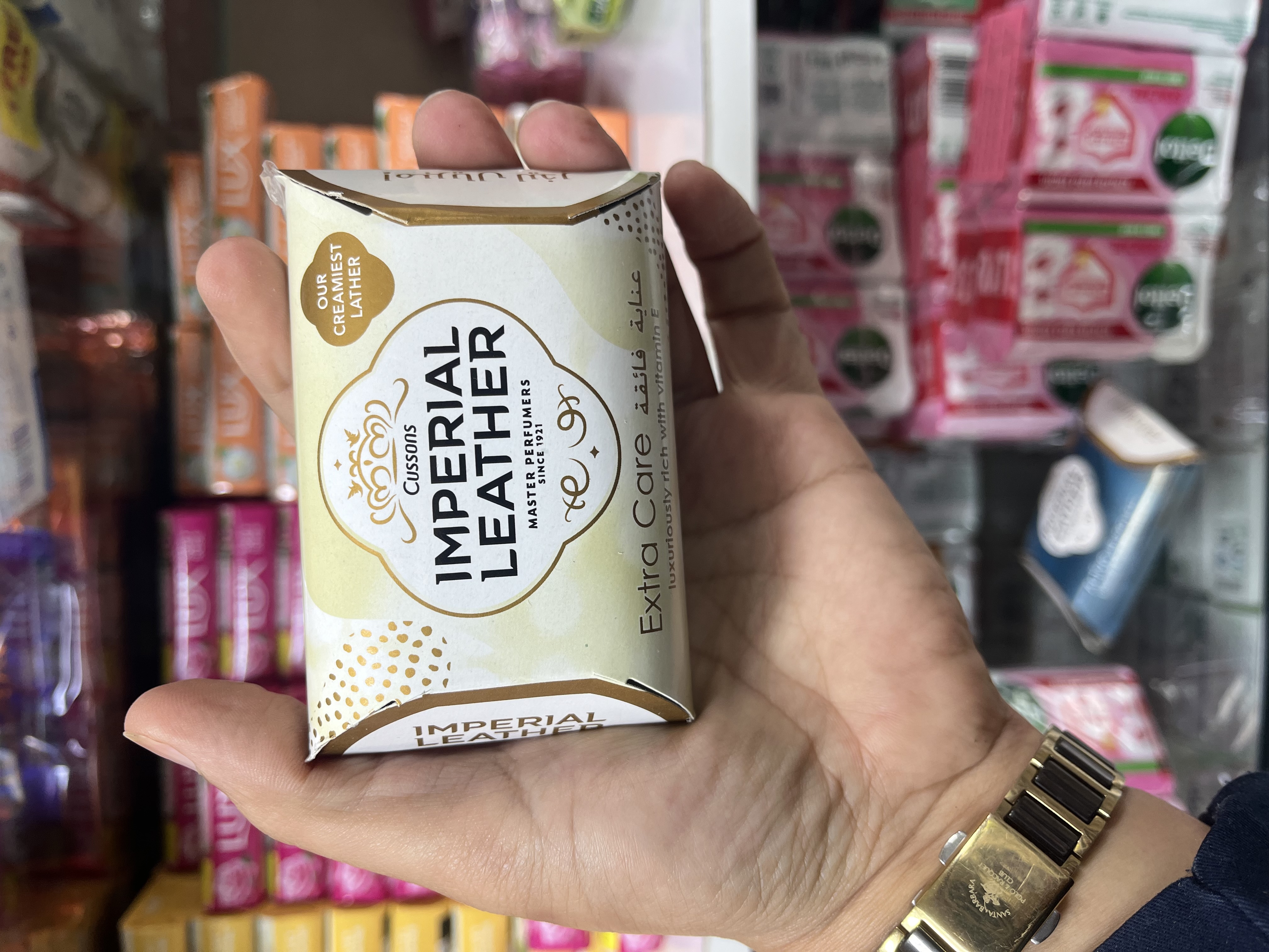 صابون لوکس امپریال لدر (Imperial Leather) غنی شده با ویتامین E - مراقبت فوق‌العاده (Extra Care)