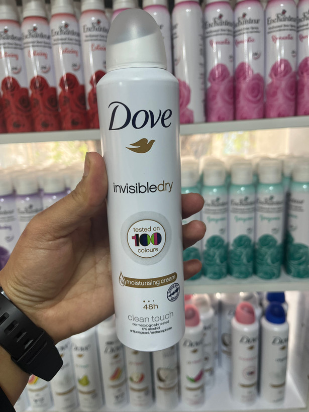 اسپری ضدتعریق زنانه داو مدل Invisible Dry (ضد لک روی ۱۰۰ رنگ) - رایحه Clean Touch - بدون الکل (حجم ۲۵۰ میل)