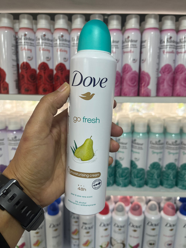 اسپری ضدتعریق زنانه داو مدل Go Fresh - رایحه گلابی و آلوئهورا - بدون الکل (حجم ۲۵۰ میل)