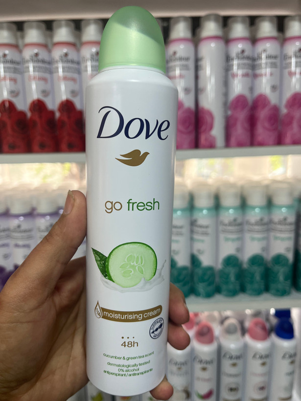 اسپری ضدتعریق زنانه داو مدل Go Fresh - رایحه خیار و چای سبز - بدون الکل (حجم ۲۵۰ میل)