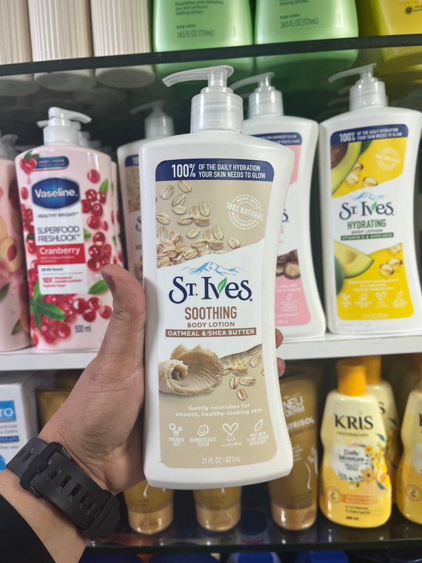 لـوسـیـون بـدن تـسکیندهـنـده سـنـت ایـوز (St. Ives) مـدل جـو دوسـر و کـره شـی