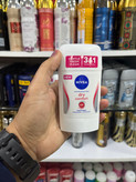 اسـتـیـک (مـام صـابـونی) زنانه نـیـوآ مـدل Dry Comfort حـجـم ۵۰ مـیـل