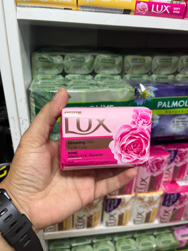 صـابـون لـوکـس (LUX) مـدل Glowing Skin با عصاره رُز و ویتامین C و E - حـجـم ۱۷۰ گـرم