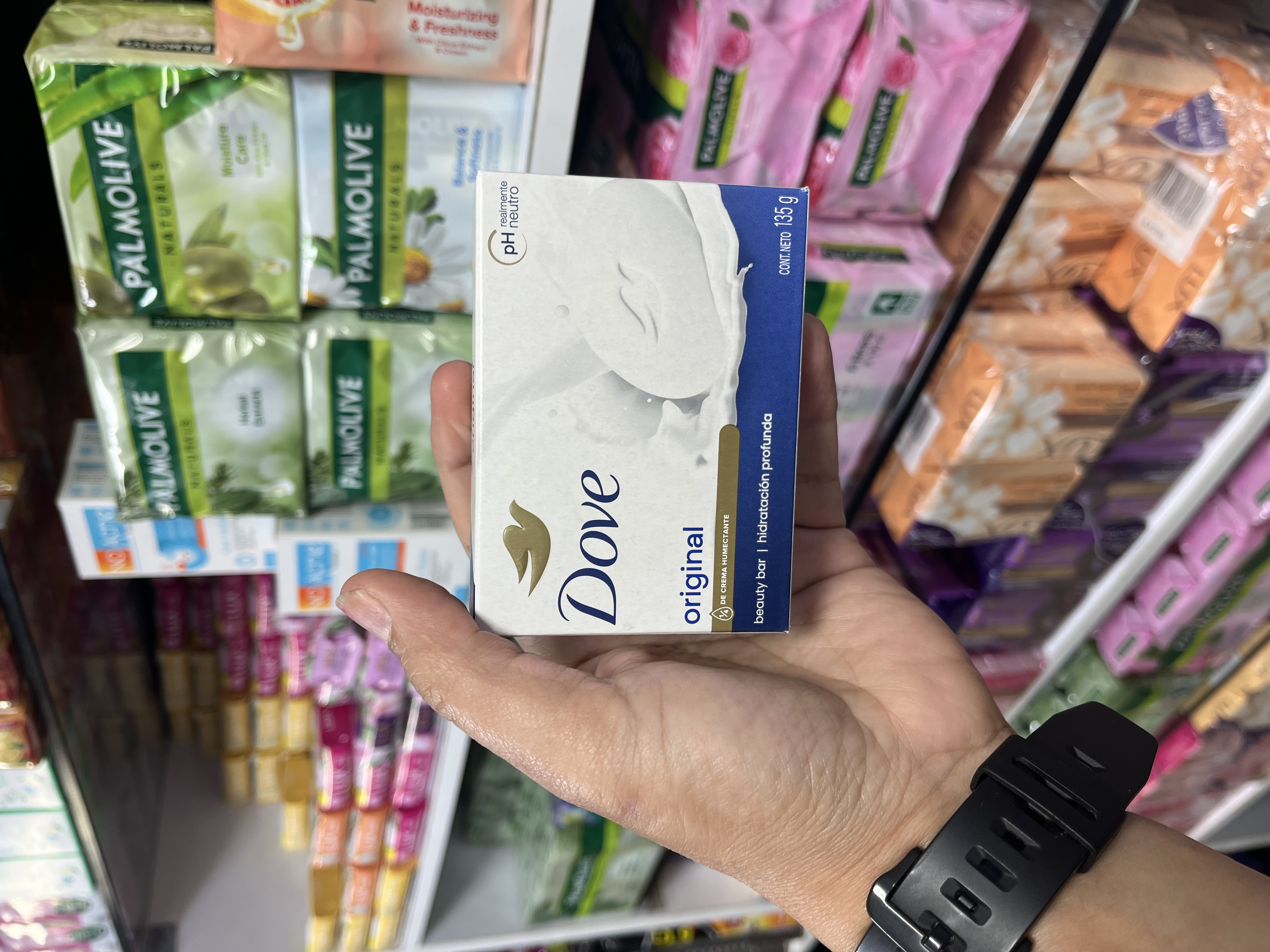 پـن شـسـتـشـو و قـالـب زیـبـایـی داو (Dove) مـدل Original حاوی ۱/۴ کرم مرطوب‌کننده - ۱۳۵ گرم
