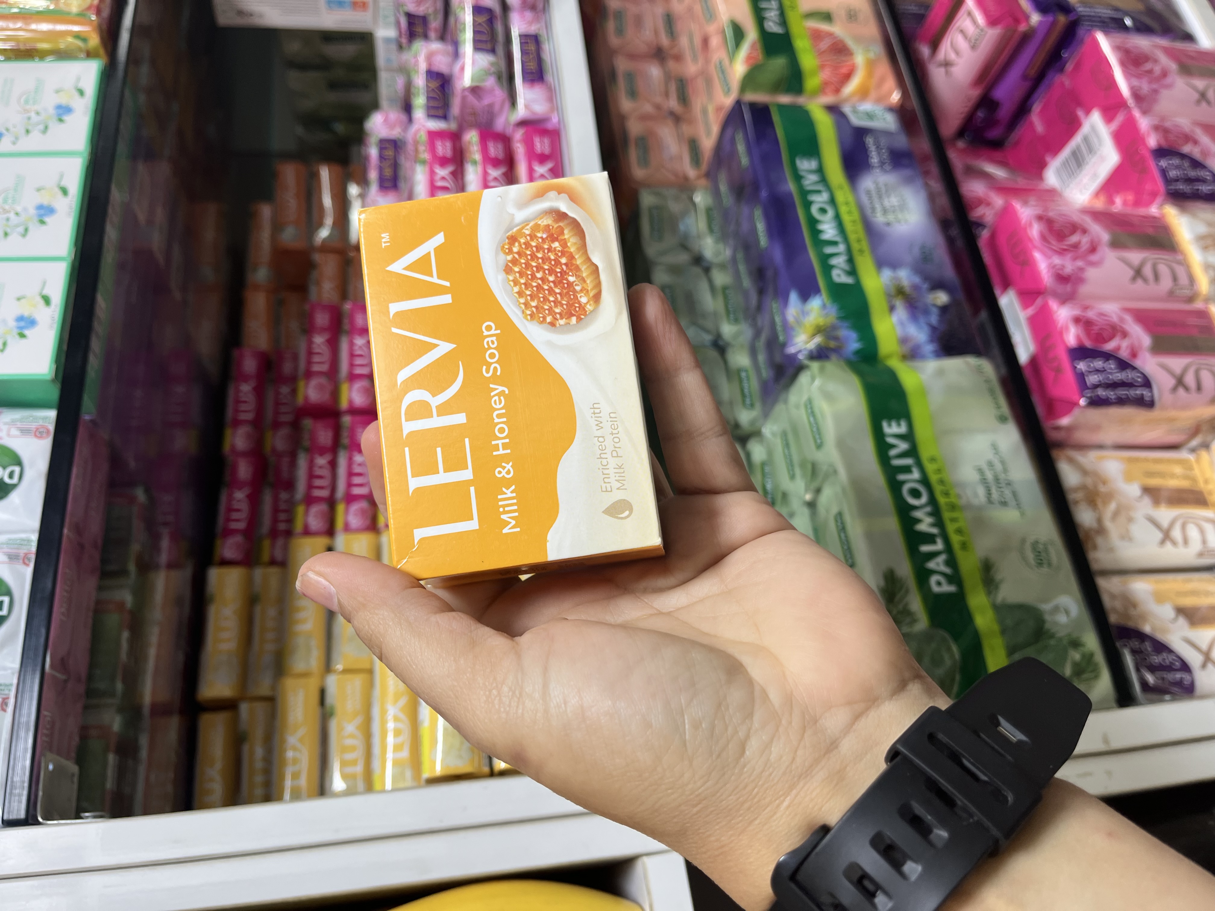 صـابـون شـیـر و عـسـل لـرویـا (Lervia) مـدل Milk & Honey حـاوی پـروتـئیـن شـیـر - ۹۰ گرم