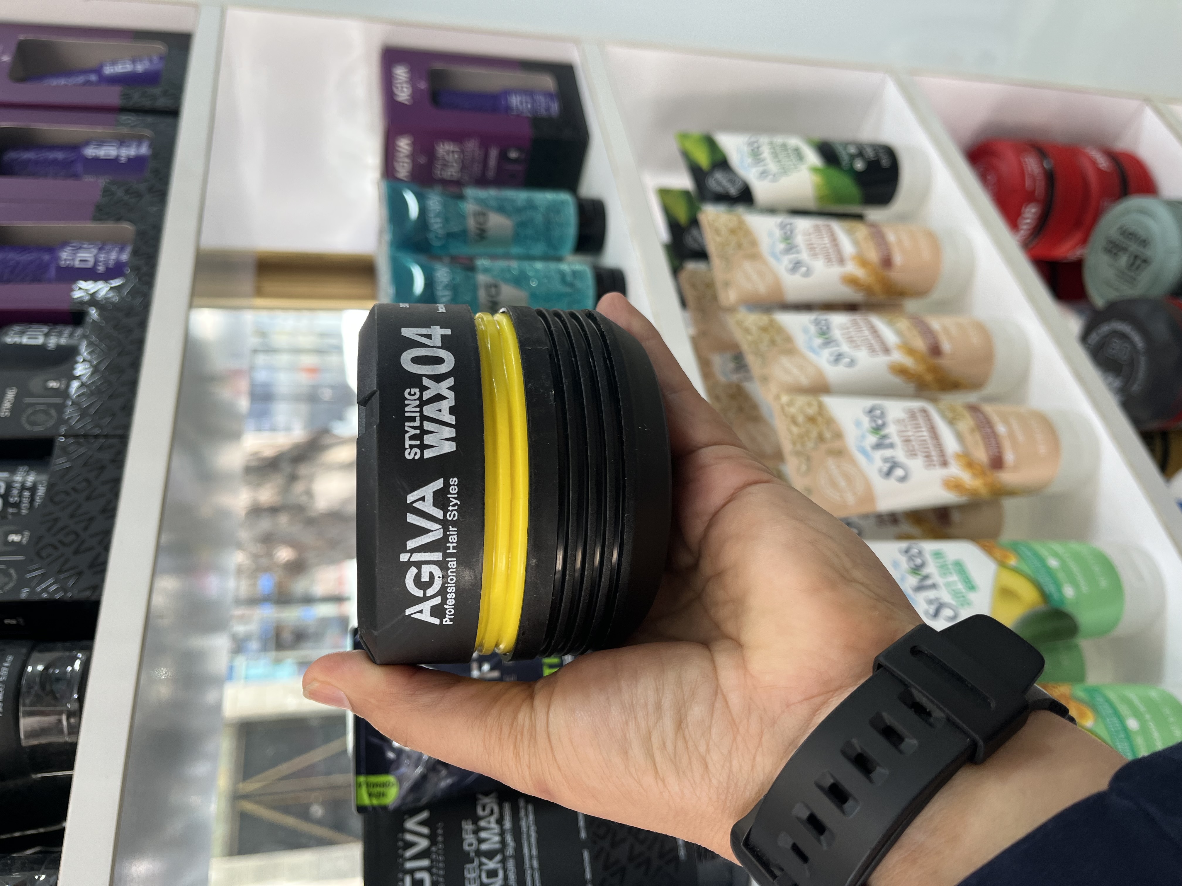 واکـس مـو آگـیـوا (Agiva) مـدل 04 (Sert) با قدرت تثبیت بسیار بالا و حـاوی کـراتـین - ۱۷۵ میلی‌لیتر