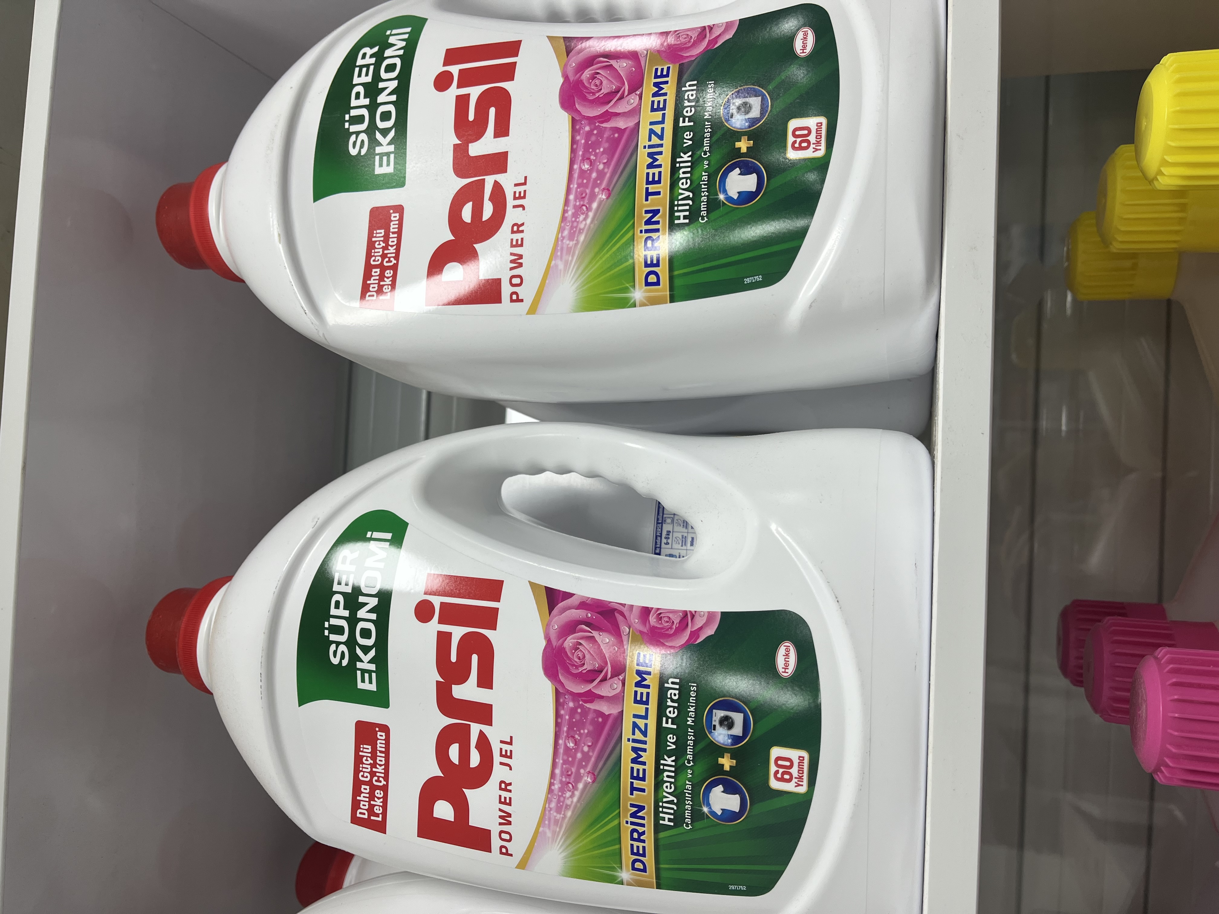 مایع  لباسشویی مخصوص لباسهای رنگی پرسیل Persil (ترکیه) 60 شستشو - 3.9 لیتر