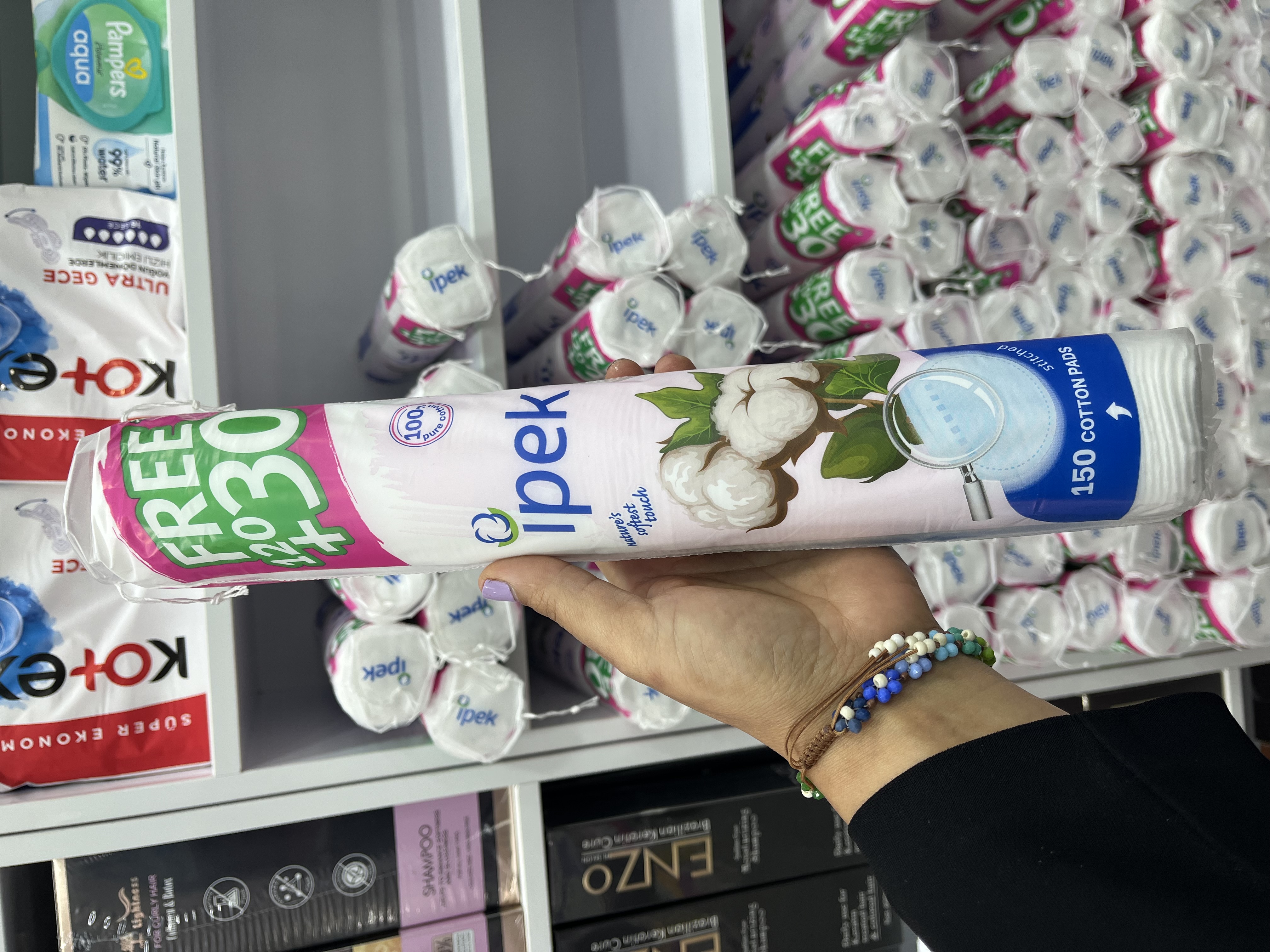 پد پنبه‌ای پاک‌کننده آرایش ایپک (İpek) مدل Pure 100% Cotton - لبه‌های دوخته شده -150 عددی