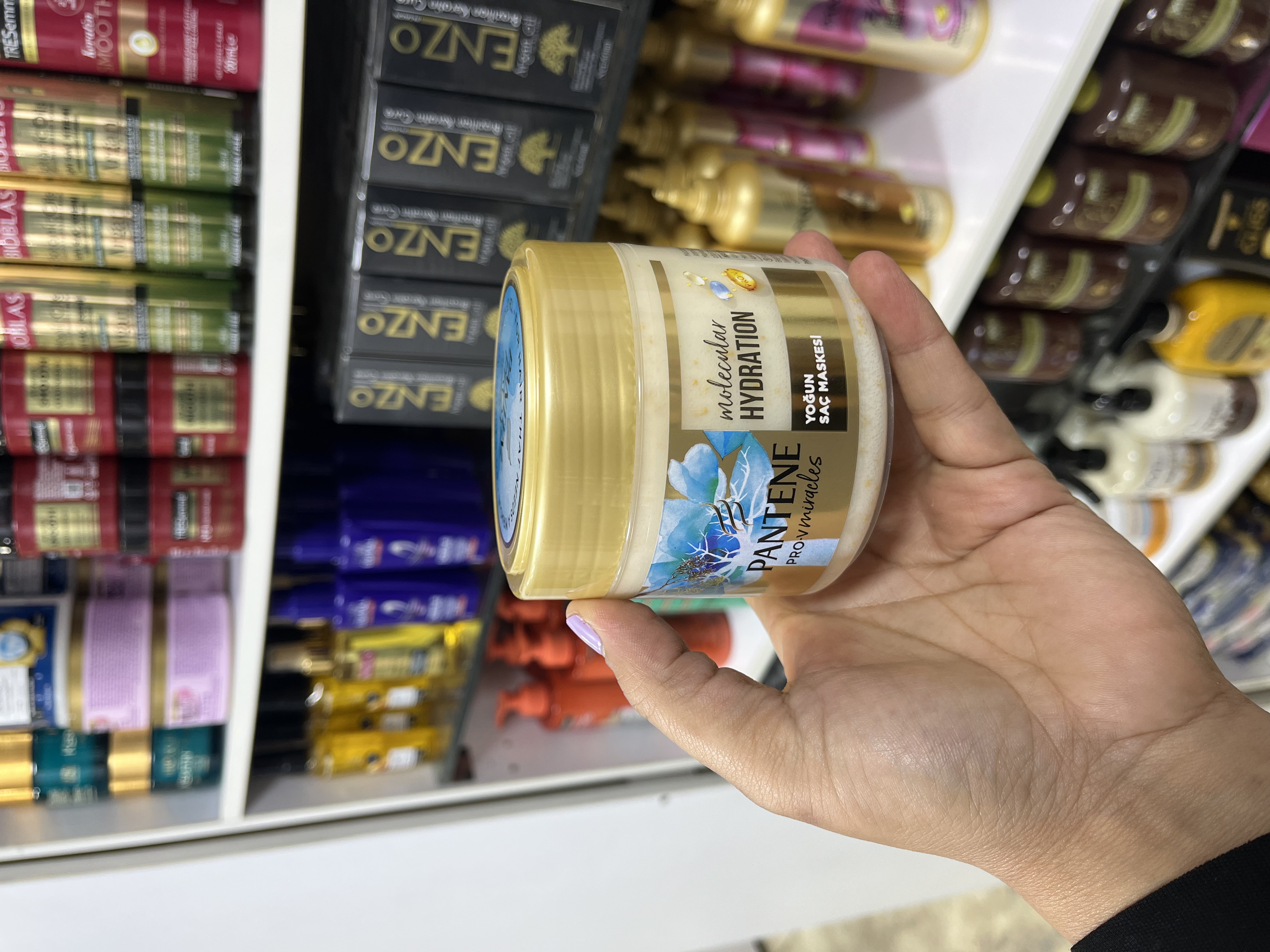 کرم موی پنتن (Pantene) حاوی مرواریدهای پرو-وی (Pro-V) - آبرسان ۷۲ ساعته