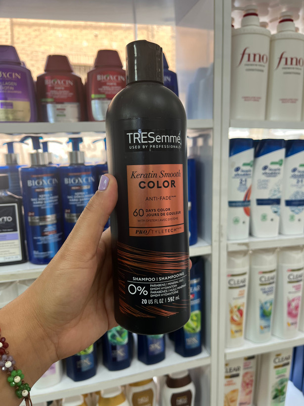 شامپو تثبیتکننده و درخشانکننده رنگ مو ترزمی (TRESemmé) مدل Keratin Smooth Color - فاقد سولفات (۵۹۲ میل)