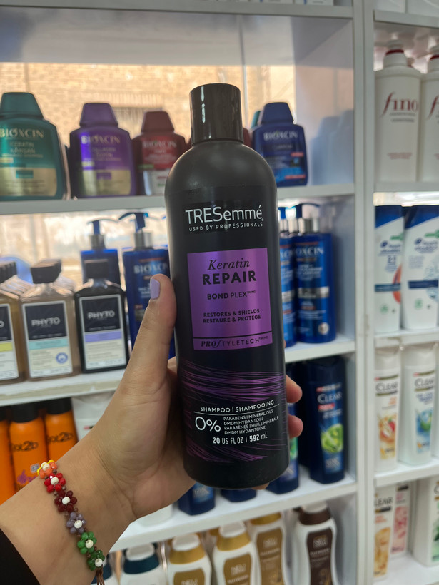 شامپو بازسازیکننده و ترمیمکننده مو ترزمی (TRESemmé) مدل Keratin Repair - حاوی فناوری Bond Plex (۵۹۲ میل)