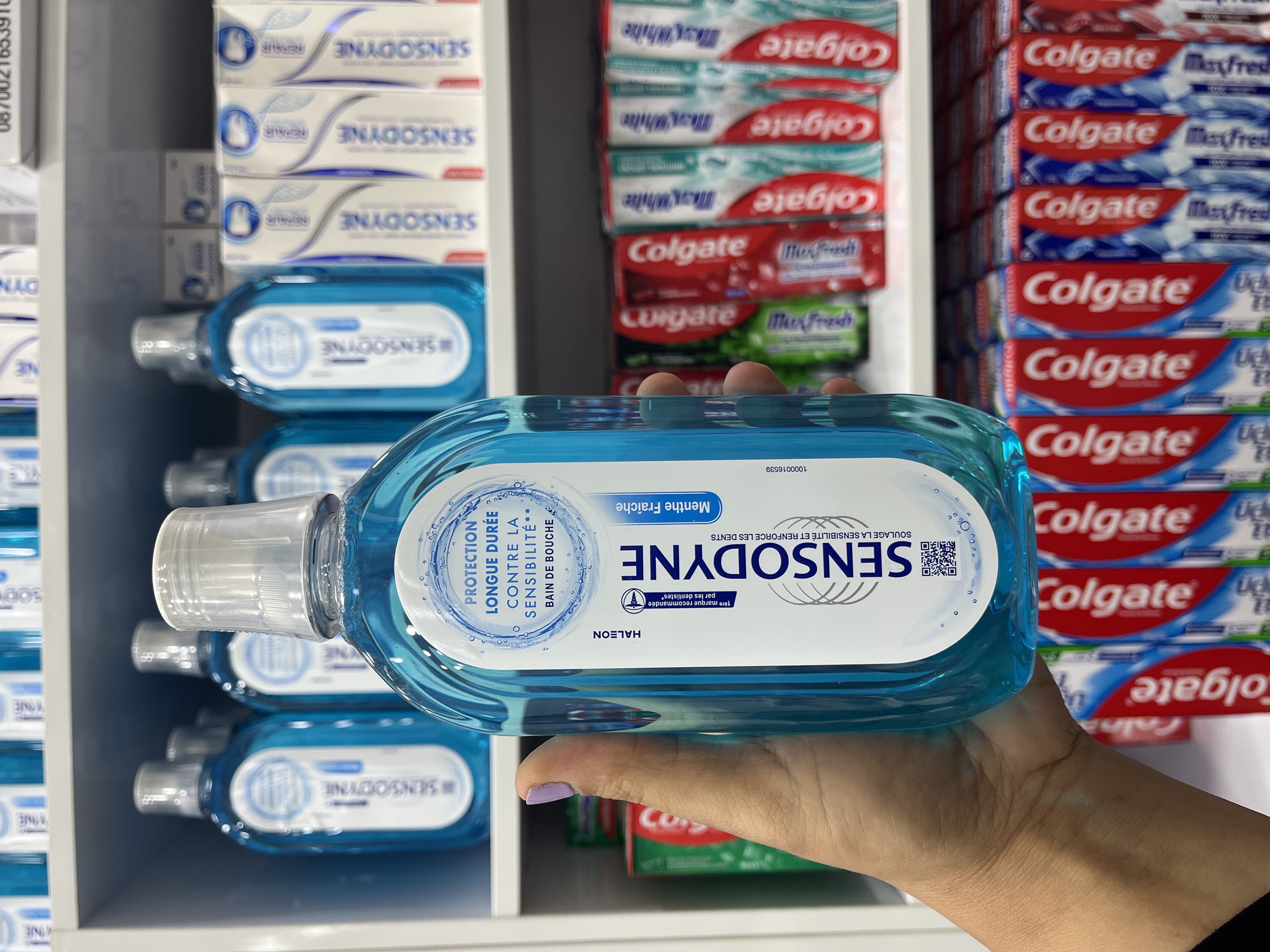 دهان‌شویه تخصصی ضد حساسیت سنسوداین (Sensodyne) - مدل بدون الکل - حجم ۵۰۰ میلی‌لیتر (ساخت آلمان)