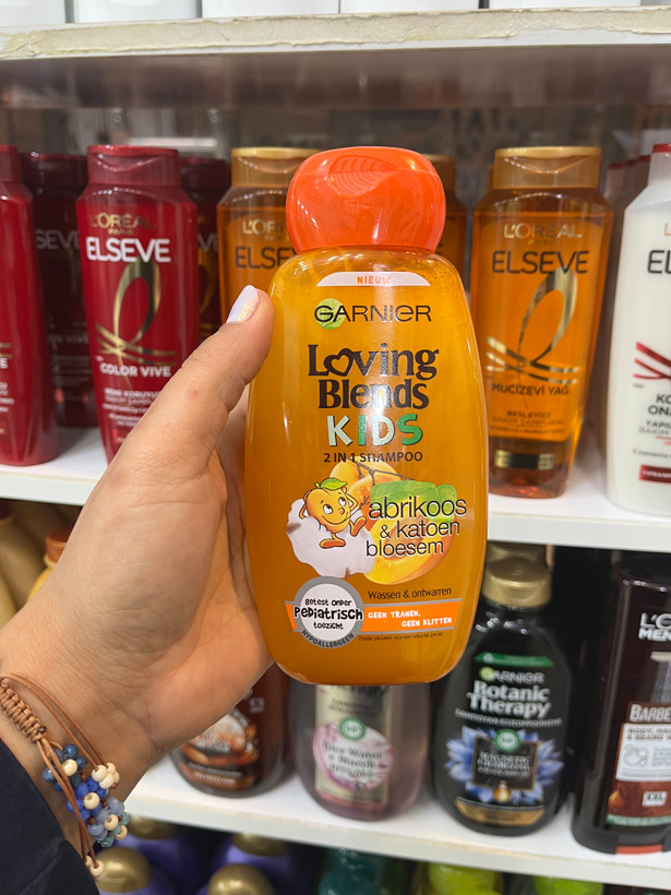 شامپو بچه گارنیه (Garnier Loving Blends) مدل زردآلو و شکوفه پنبه – ۲۵۰ میلیلیتر
