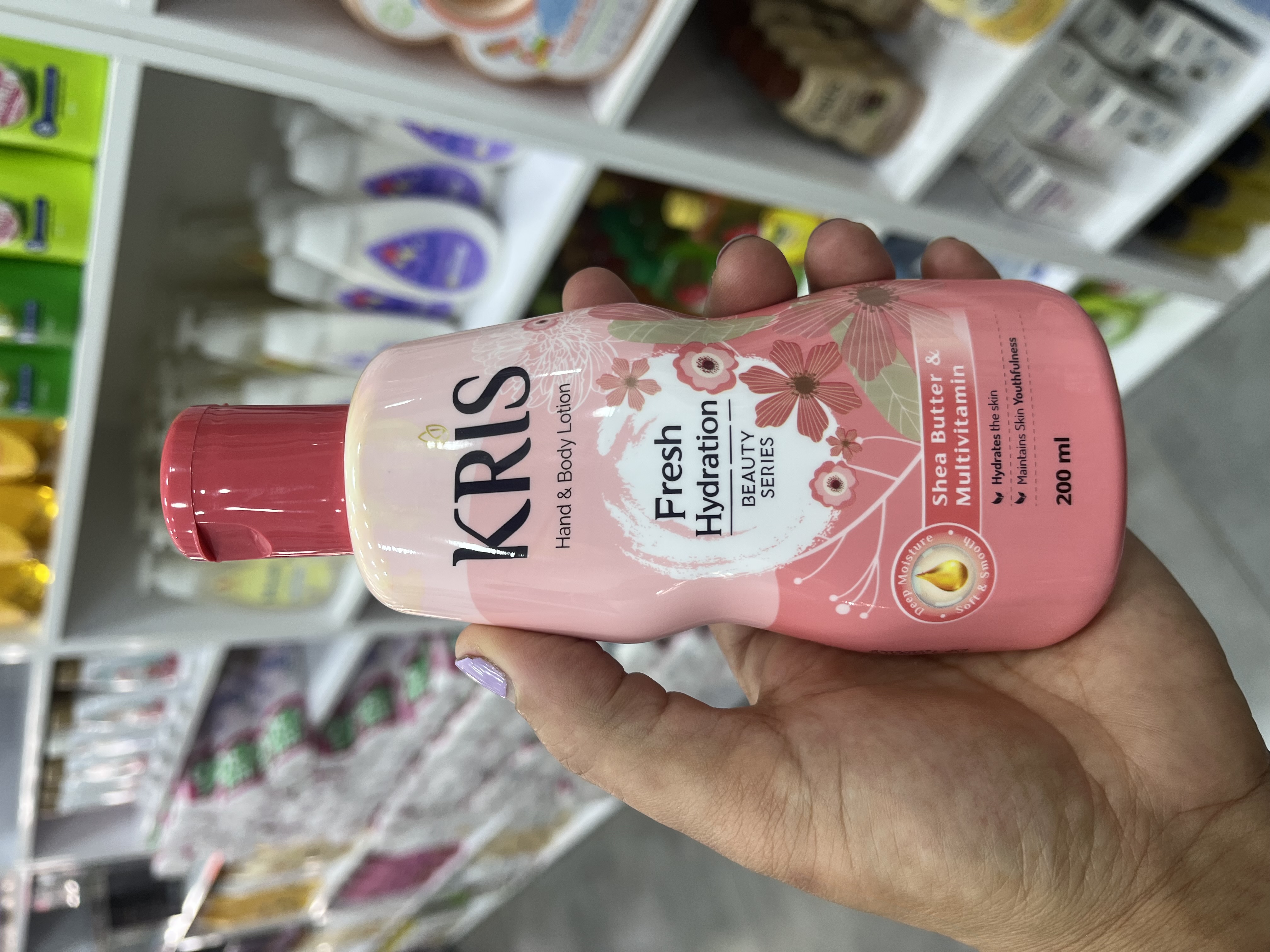 لوسیون آبرسان دست و بدن کراس (KRIS) سری Fresh Hydration – کره شیا و مولتی‌ویتامین