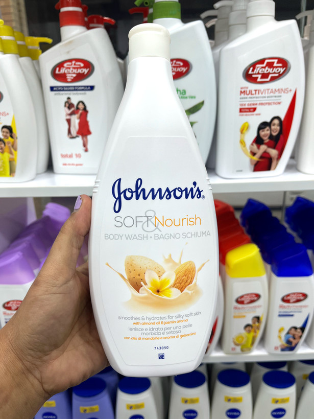 بدن جانسون (Johnson’s) مدل Clean & Protect 3 با رایحه شکوفه بادام - ۷۵۰ میلیلیتر (ساخت ایتالیا)